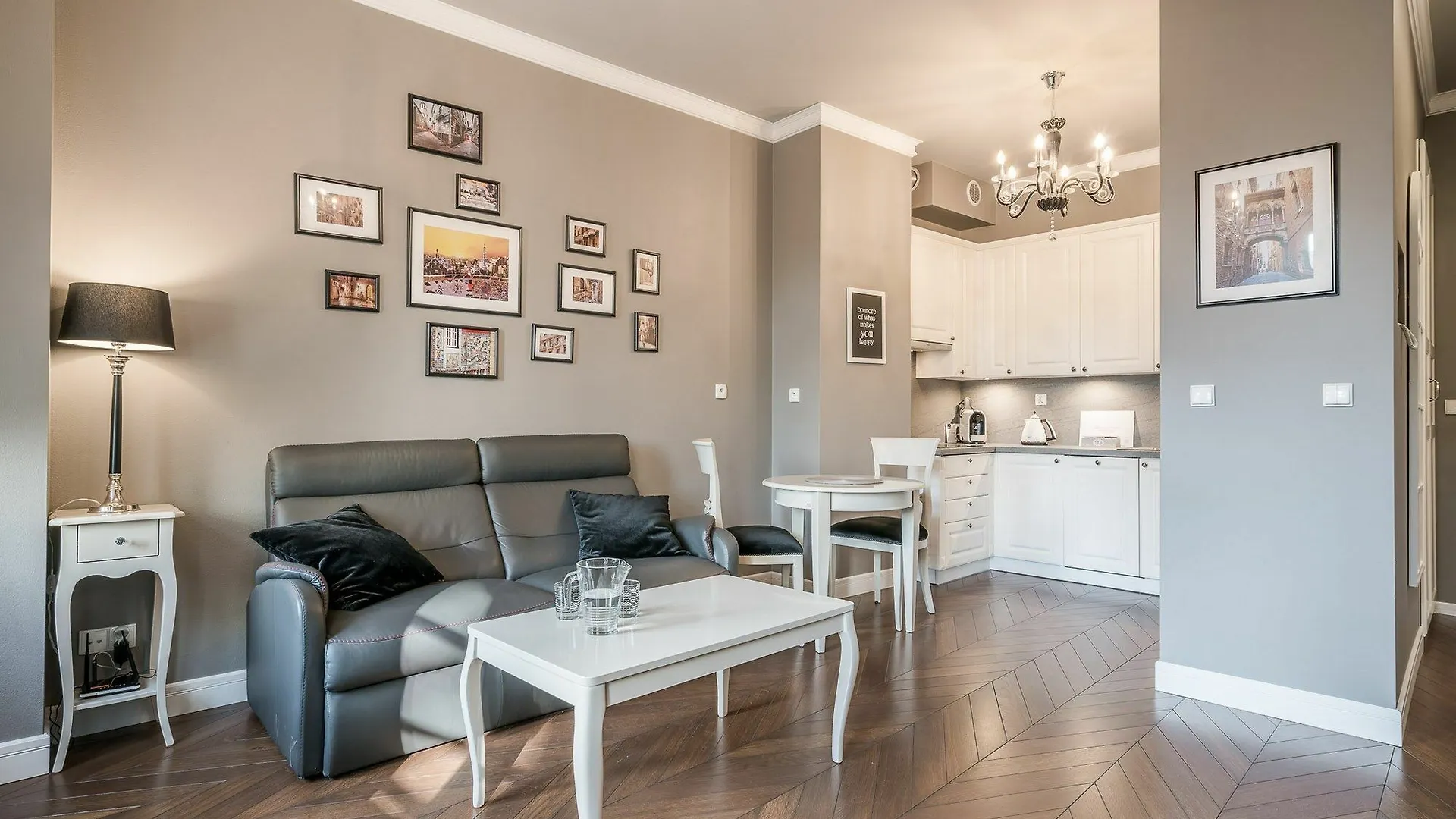 Rentplanet - Apartamenty Laciarska Wroclaw 0*,  Poland