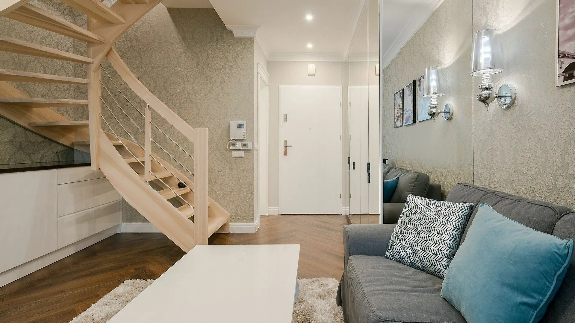 Rentplanet - Apartamenty Laciarska Wroclaw 0*,  Poland