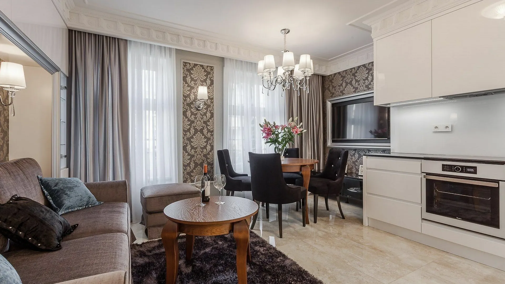 Rentplanet - Apartamenty Laciarska Вроцлав 0*,  Польша